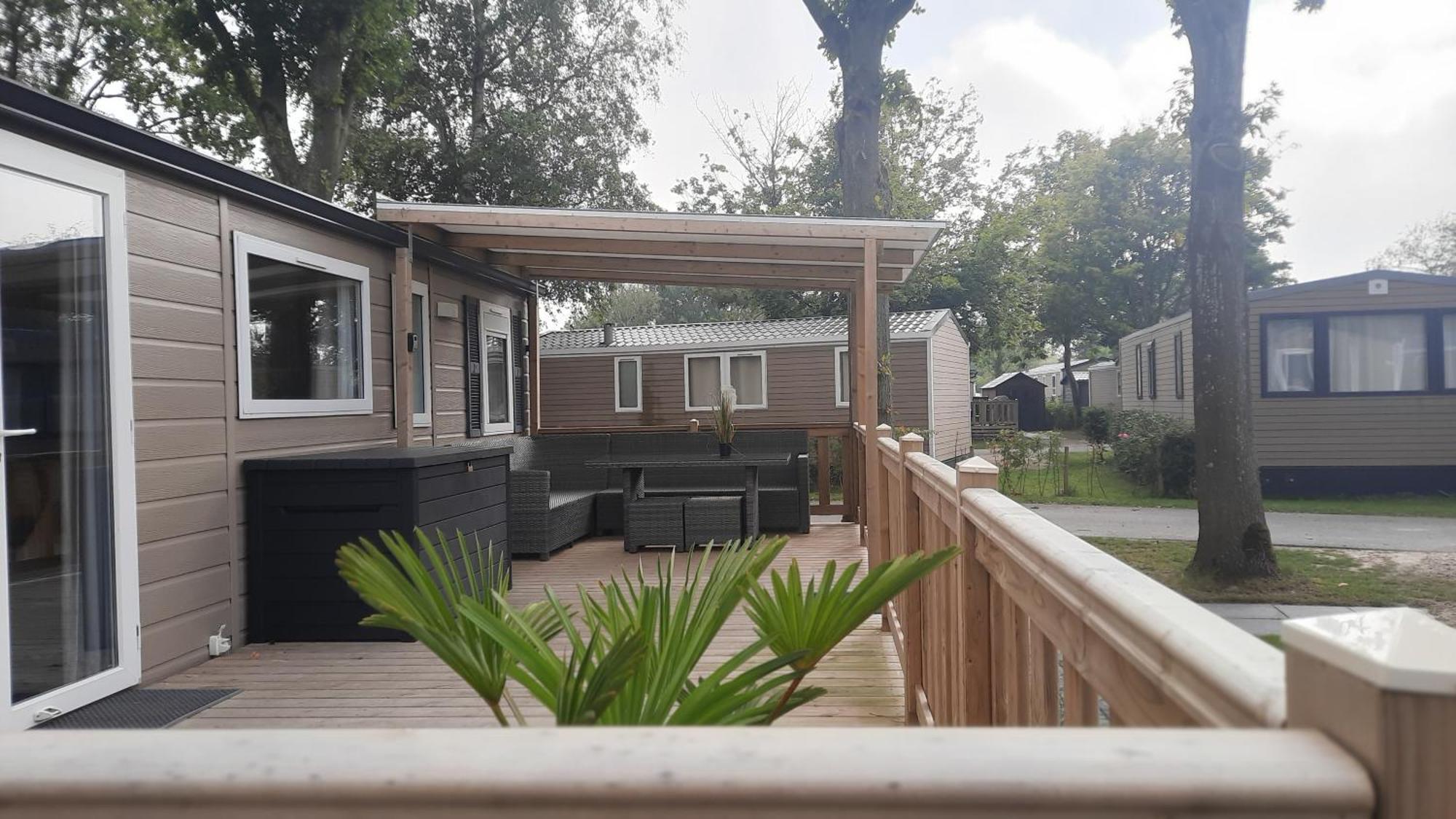 Chalet Trigano 1-6 Pers- 3 Slaapk- 2 Badk- Berging- Inchecken Al Vanaf 13 Uur Lauwersoog Exterior photo